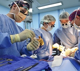 Surgical Technologist - The #1 Guide: Salary, Schools, Training & More